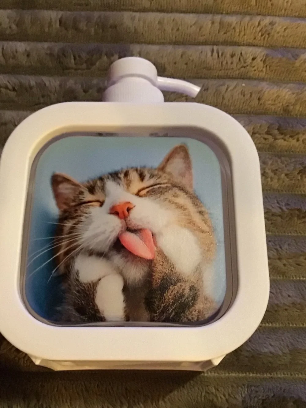 White Cat-Themed Pet Shampoo Dispenser Bottle